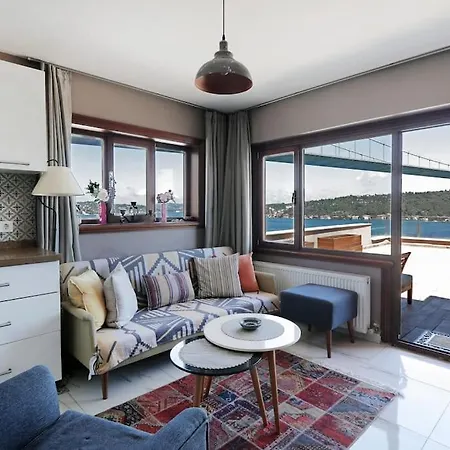 Апартаменты Breathtaking Bosphorus View With Large Terrace Стамбул